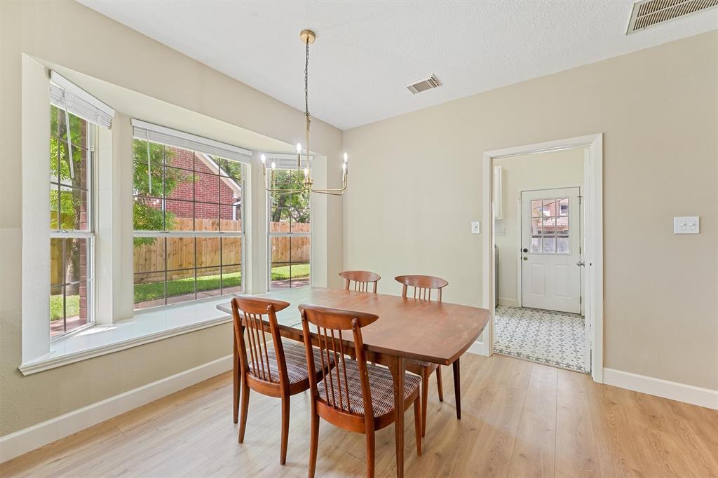 1017 Oak Knoll Court, Sugar Land, Texas image 9
