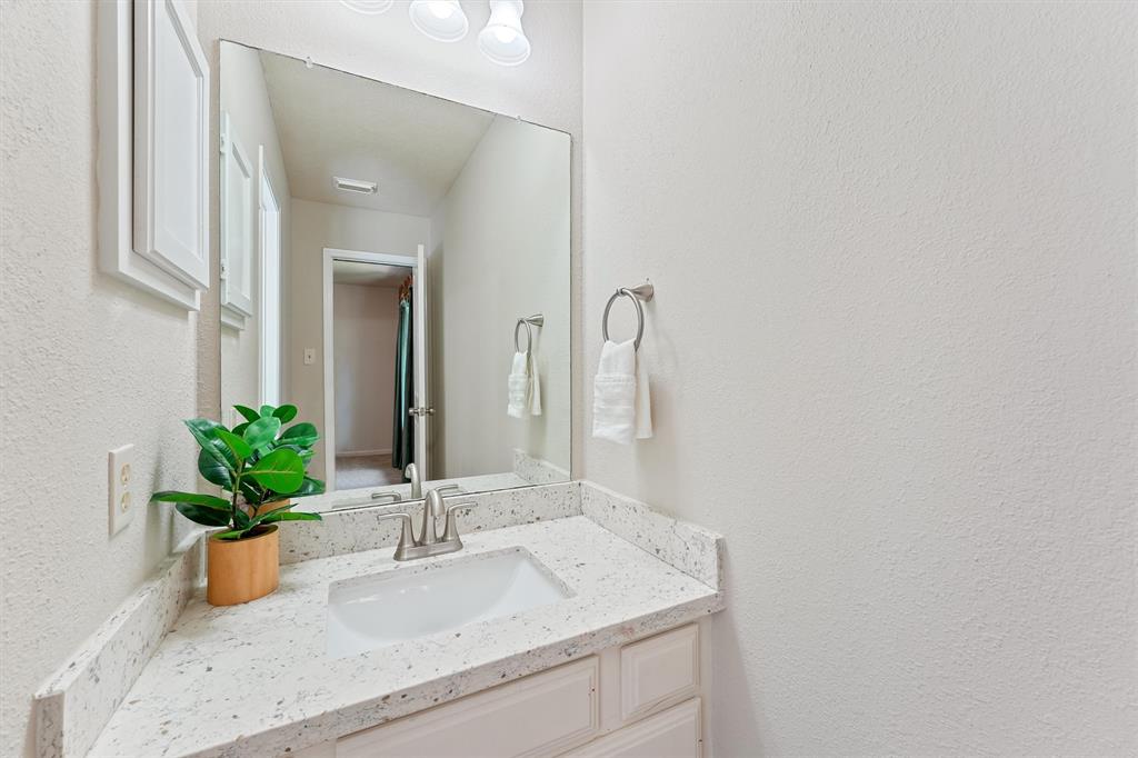 1017 Oak Knoll Court, Sugar Land, Texas image 23