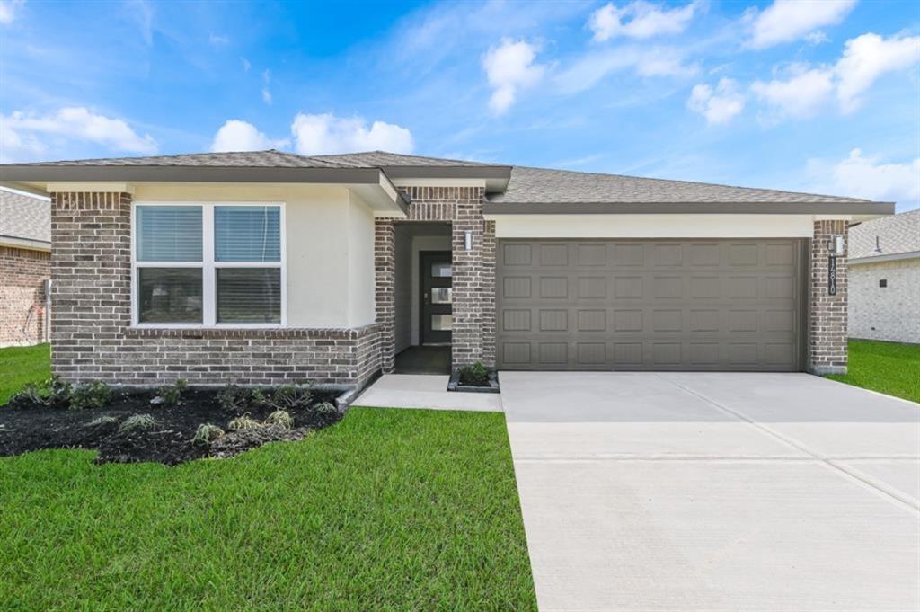 14810 Cold Water Drive, Baytown, Texas image 1