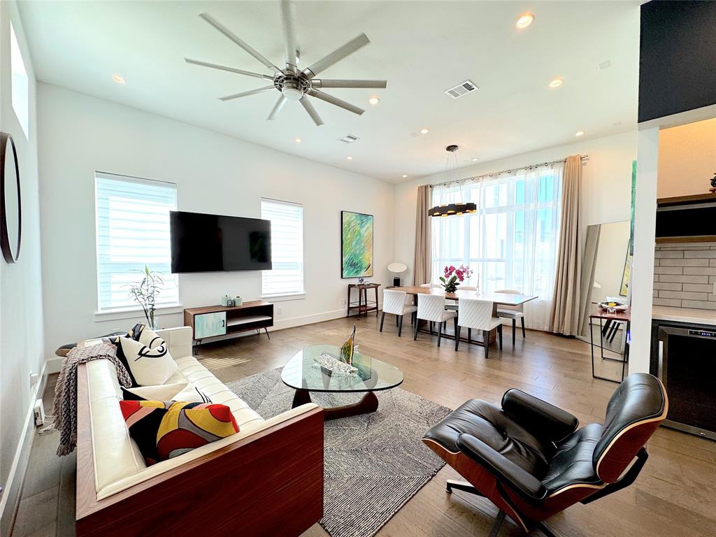 418 Bayou Street, Houston, Texas image 1