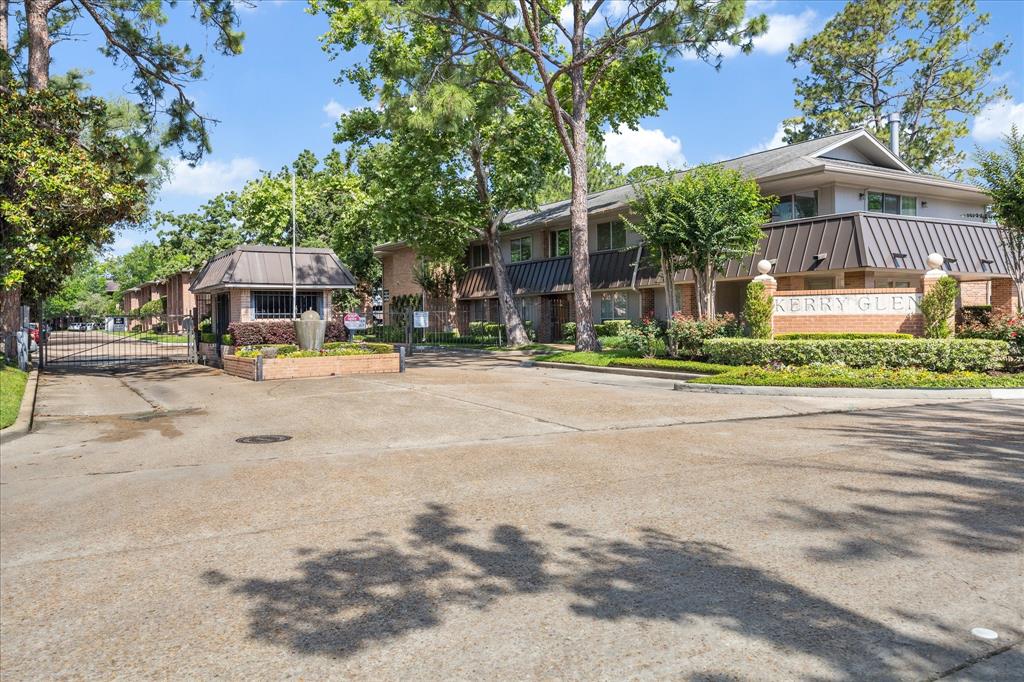 6549 Bayou Glen Road, Houston, Texas image 1