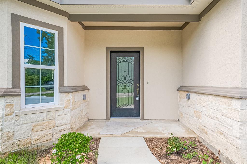 12106 Lantern Lane Ln, Pinehurst, Texas image 3