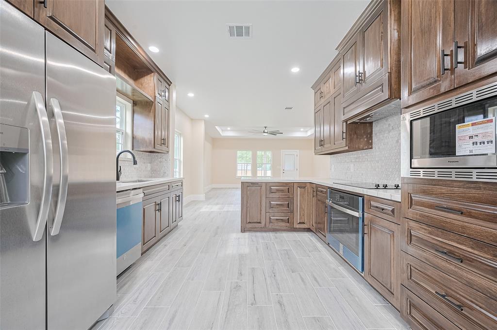 12106 Lantern Lane Ln, Pinehurst, Texas image 14