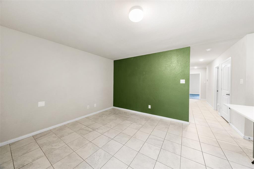 15229 Travis Lane