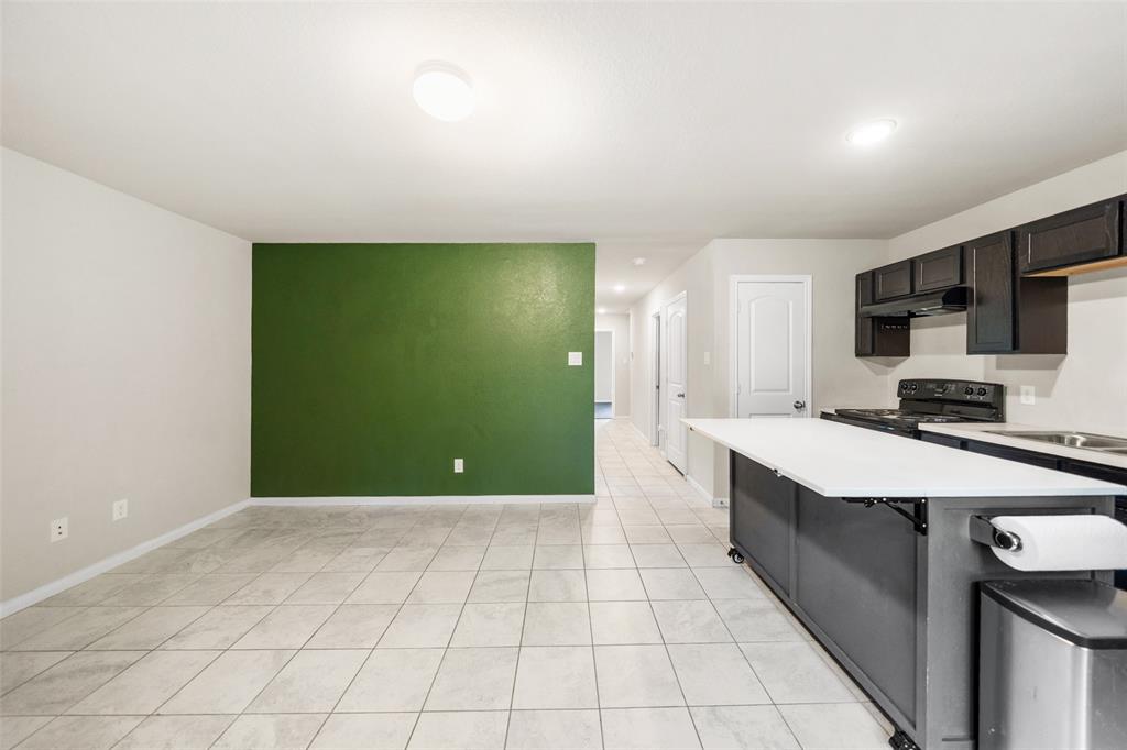 15229 Travis Lane