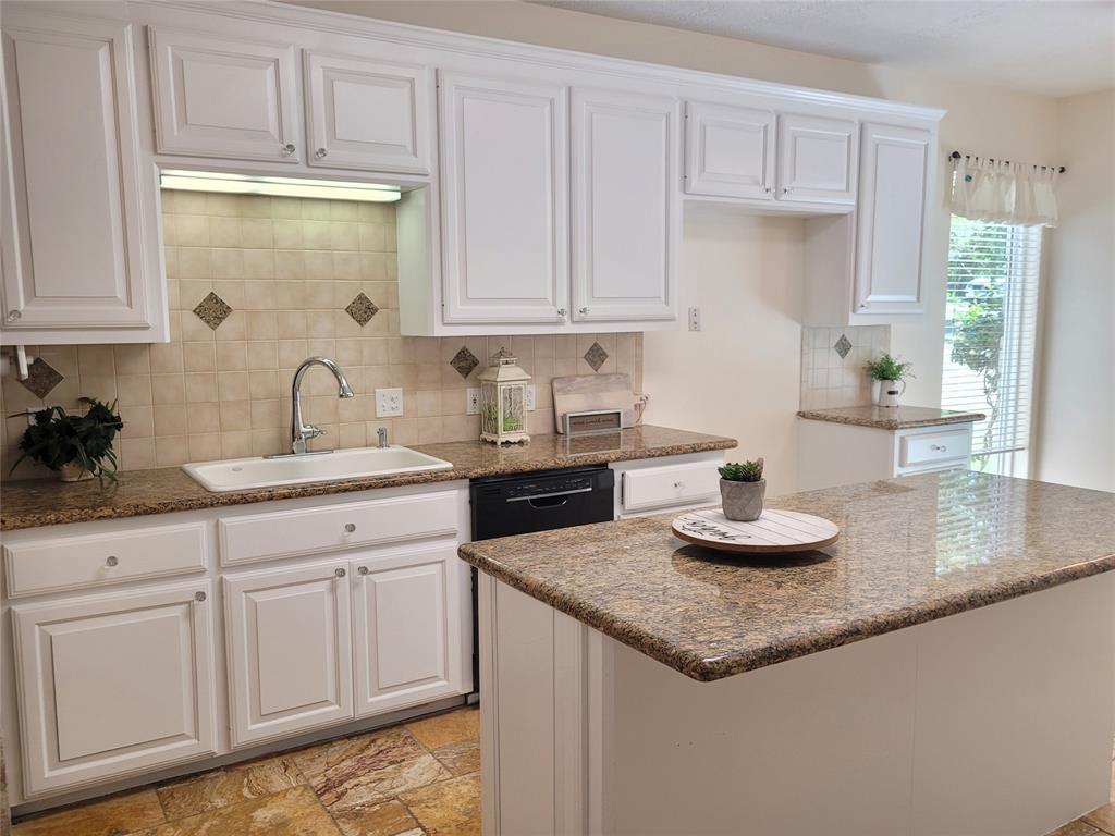 2626 Blue Lake Drive, Magnolia, Texas image 12