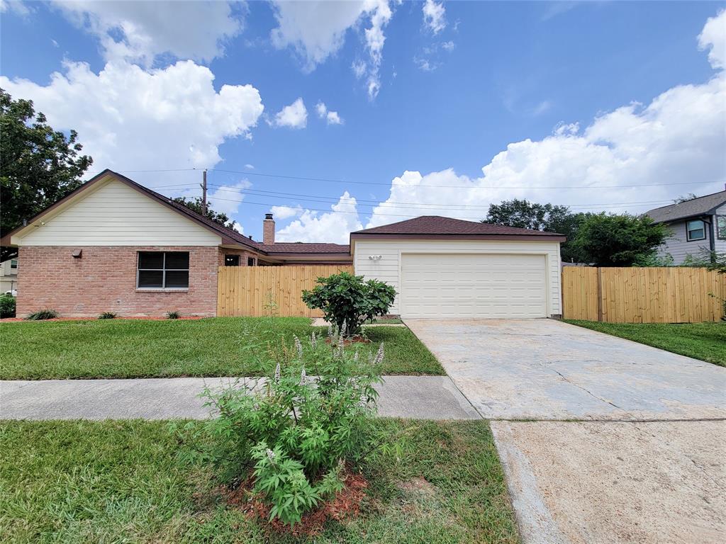 6702 Autumn Flowers Drive