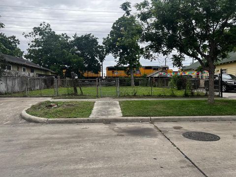 Photo of 1003 Terminal Street, Houston, TX 77011 (MLS # 94818214) Photo of 1003 Terminal Street, Houston, TX 77011 (MLS # 94818214)