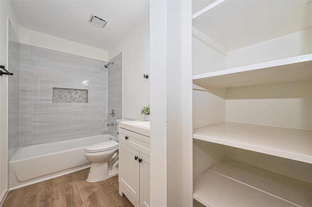 14151 Clover Point Drive, Sugar Land, Texas image 24