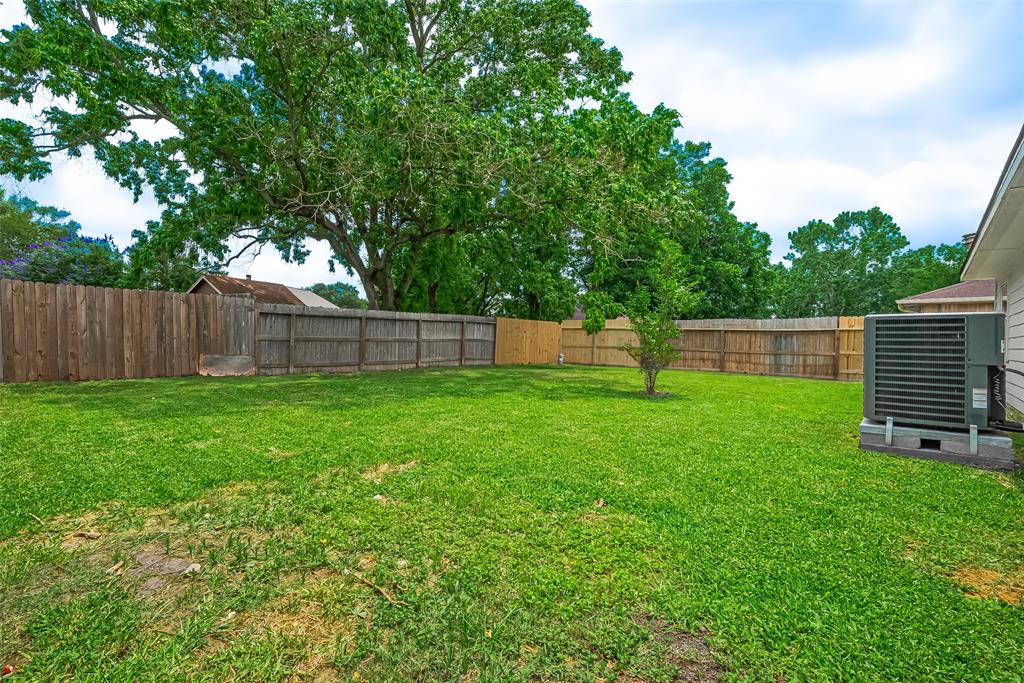 14151 Clover Point Drive, Sugar Land, Texas image 30