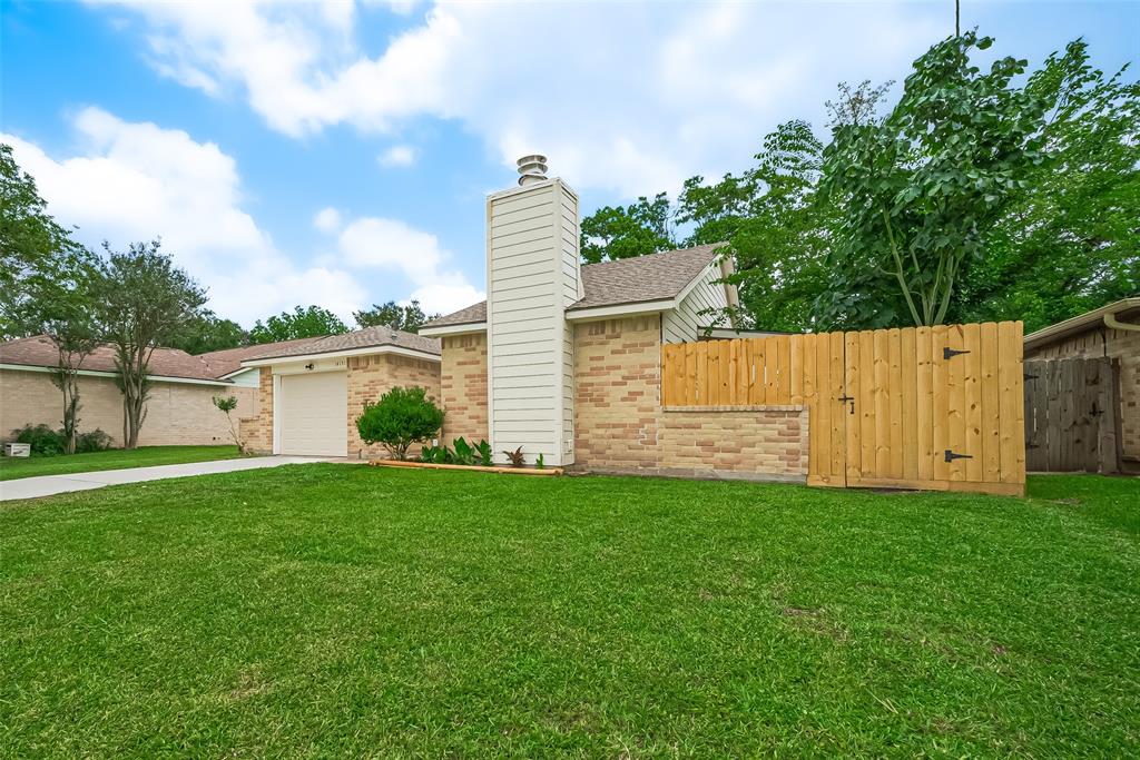 14151 Clover Point Drive, Sugar Land, Texas image 2