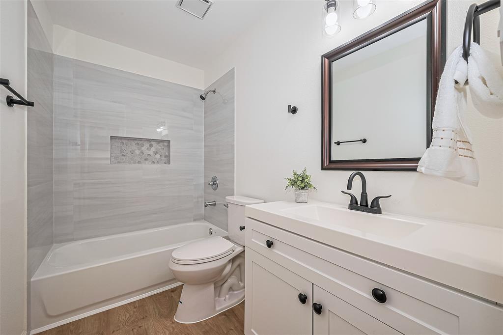 14151 Clover Point Drive, Sugar Land, Texas image 22