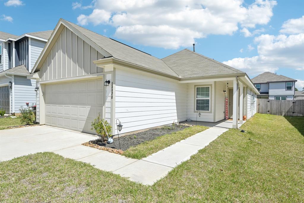 13828 Goldeye Drive, Conroe, Texas image 4