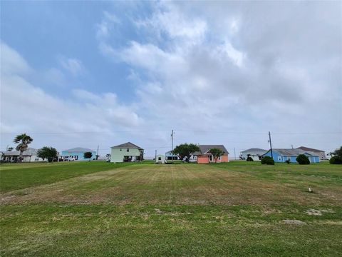 Photo of 505 Bayview Drive, Palacios, TX 77465 (MLS # 17136146)