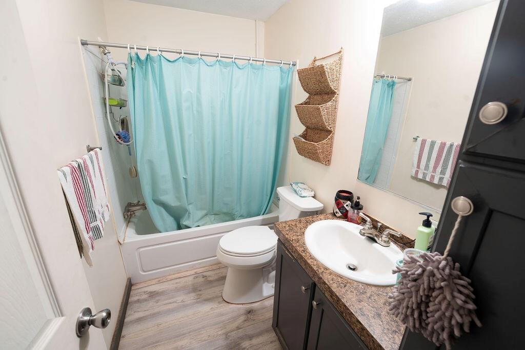 6016 W Lake Creek Road, Riesel, Texas image 7