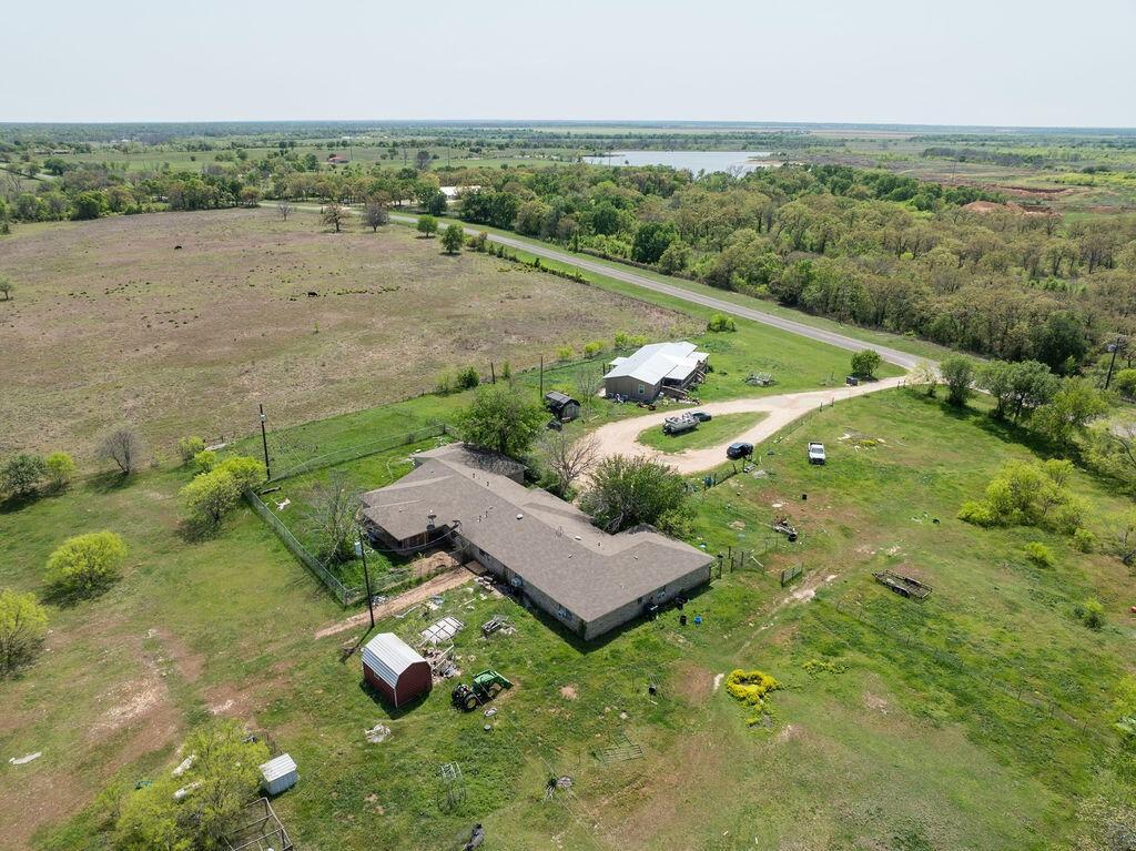 6016 W Lake Creek Road, Riesel, Texas image 17