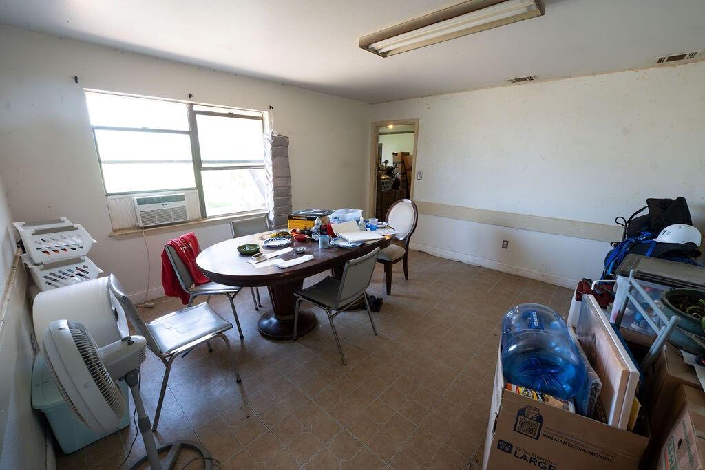 6016 W Lake Creek Road, Riesel, Texas image 11