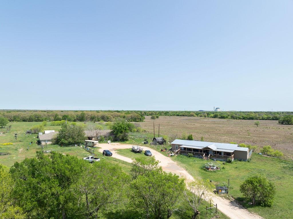6016 W Lake Creek Road, Riesel, Texas image 13