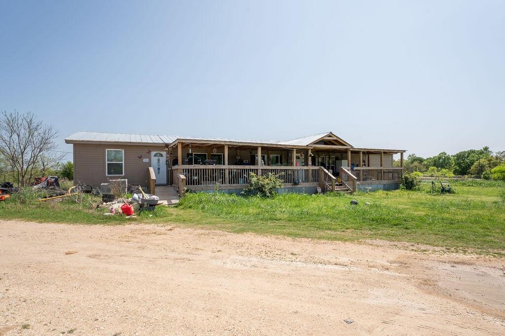 6016 W Lake Creek Road, Riesel, Texas image 1