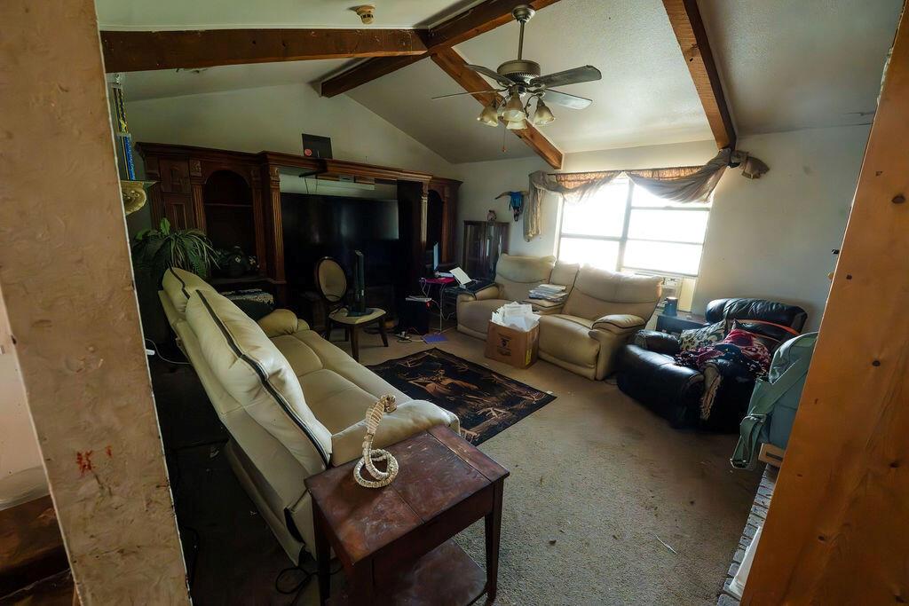 6016 W Lake Creek Road, Riesel, Texas image 8