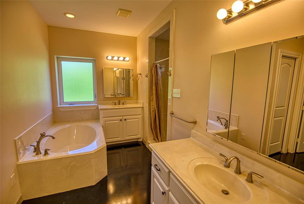 3560 Wm B Travis Lane, Brenham, Texas image 19