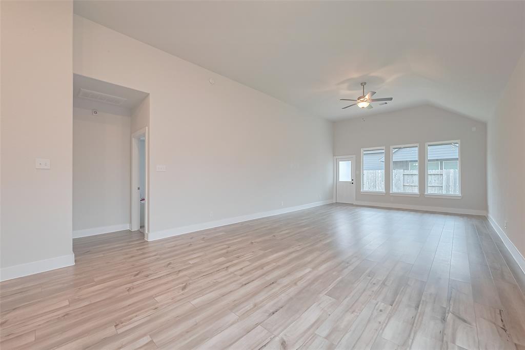 200 Catalina Cove Drive, Katy, Texas image 12