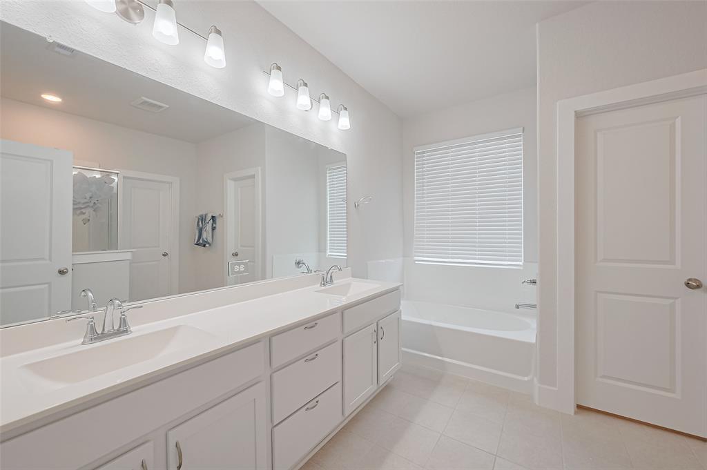 200 Catalina Cove Drive, Katy, Texas image 37
