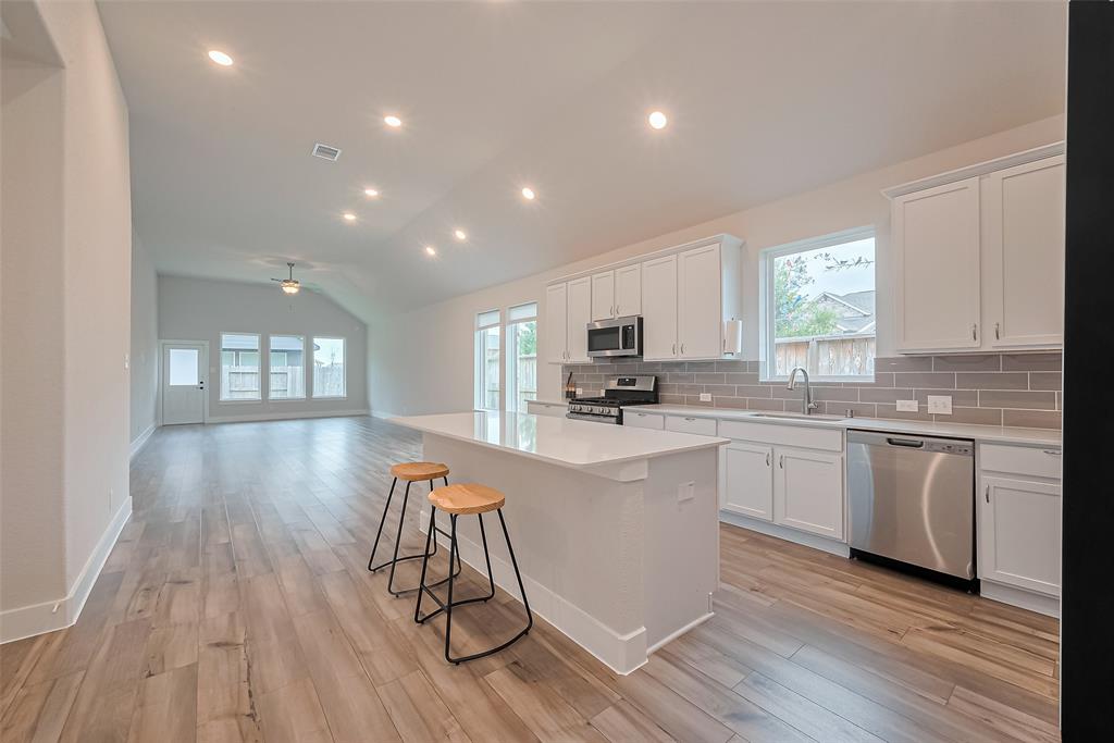 200 Catalina Cove Drive, Katy, Texas image 16
