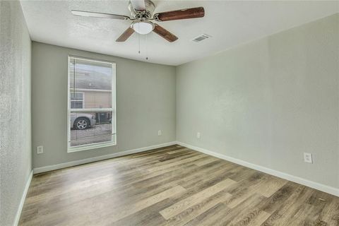 Duplex in Houston TX 4726 Carmen Street 14.jpg