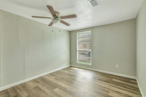 Duplex in Houston TX 4726 Carmen Street 12.jpg