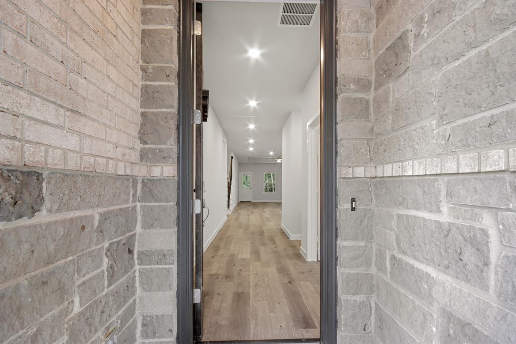 106 Rosa Peace Terrace, Conroe, Texas image 3