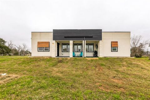 A home in Angleton