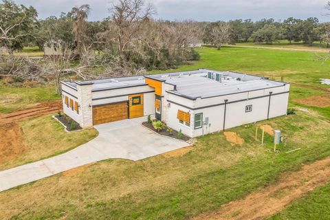 A home in Angleton