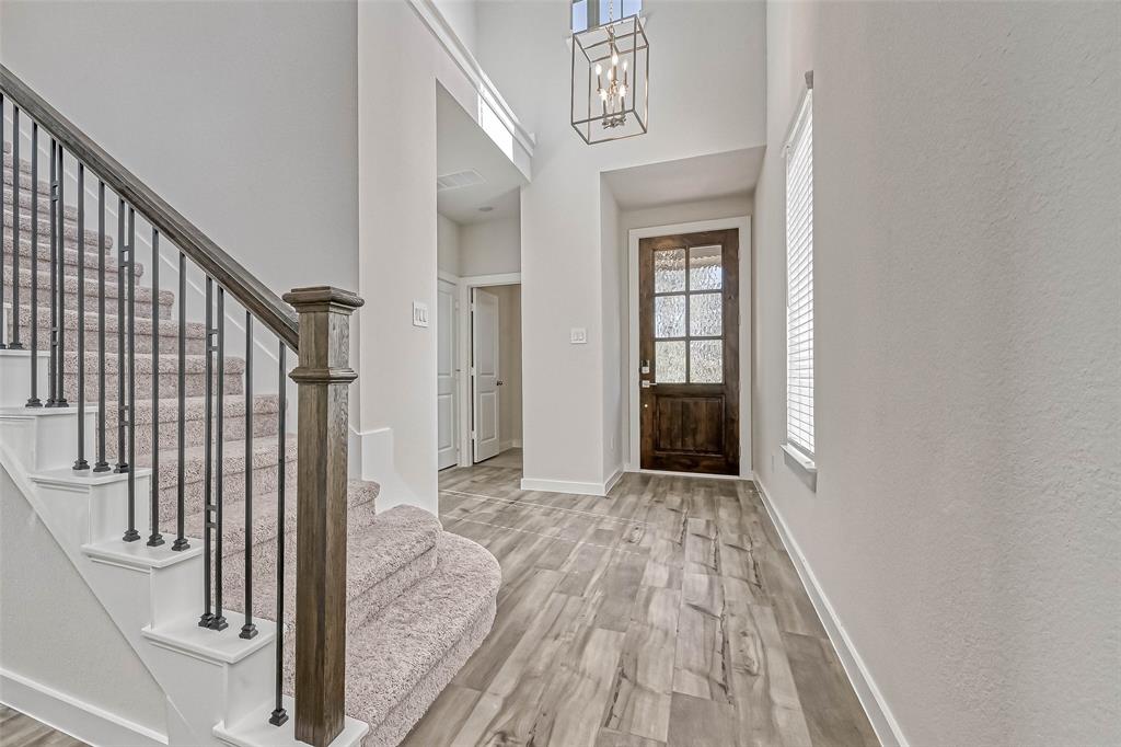 607 Pecan Hickory Court, Conroe, Texas image 2