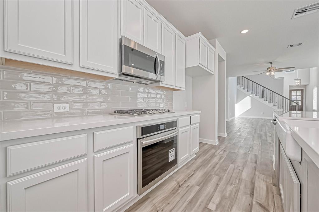 607 Pecan Hickory Court, Conroe, Texas image 10
