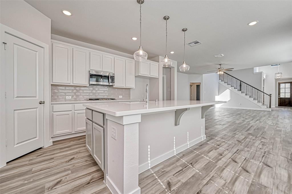 607 Pecan Hickory Court, Conroe, Texas image 9
