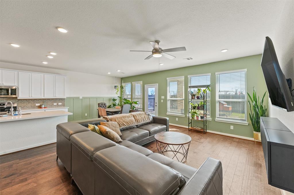 429 Barrios Bay Lane, La Porte, Texas image 15