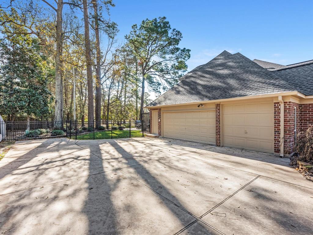 5606 Walnut Point Drive, Kingwood, Texas image 41