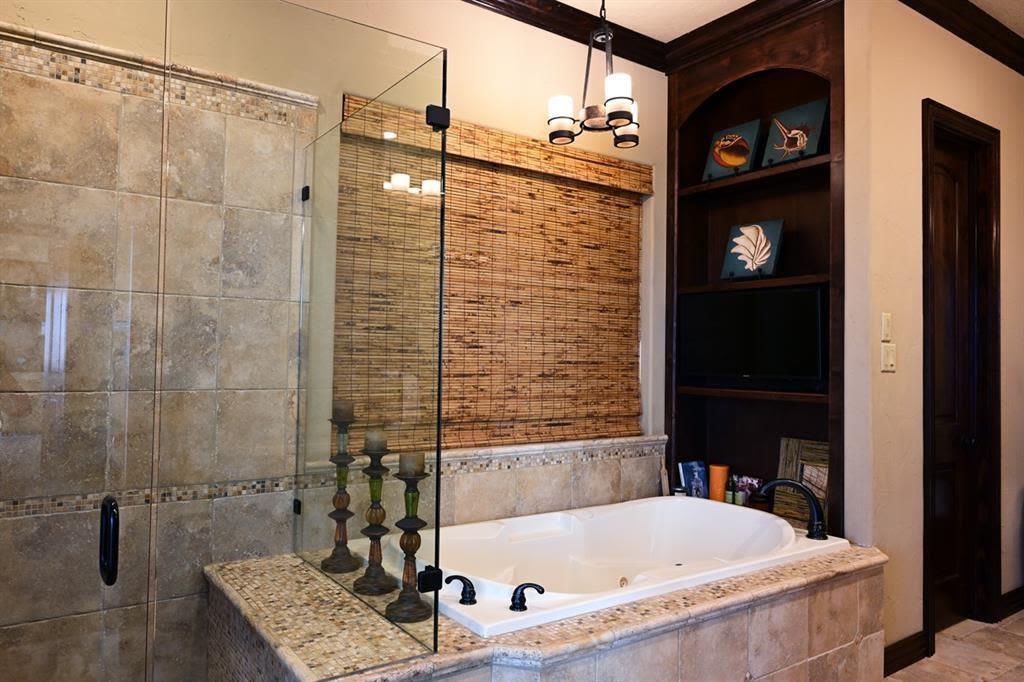 680 Villa Drive, Crystal Beach, Texas image 17