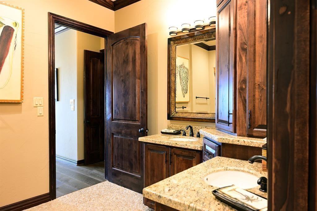 680 Villa Drive, Crystal Beach, Texas image 19