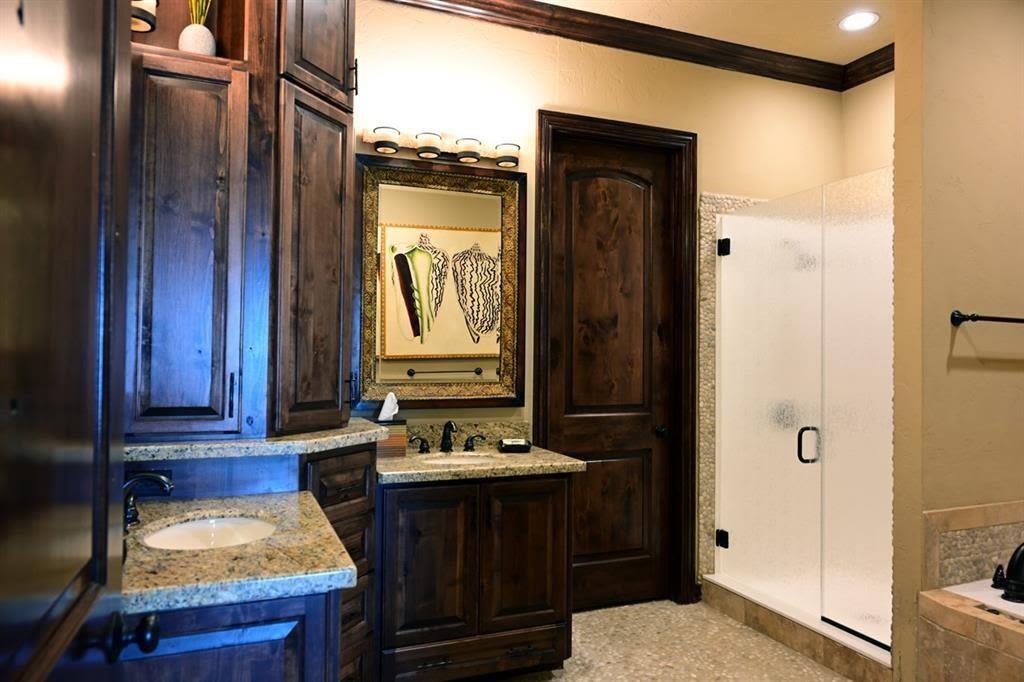 680 Villa Drive, Crystal Beach, Texas image 20