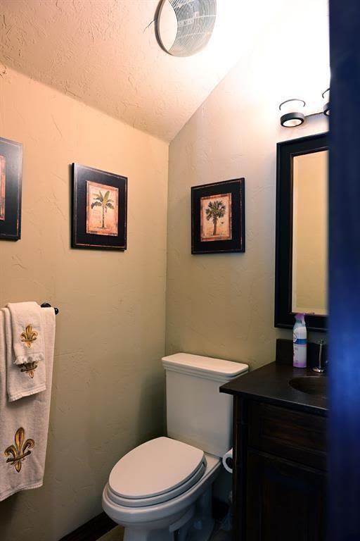 680 Villa Drive, Crystal Beach, Texas image 24