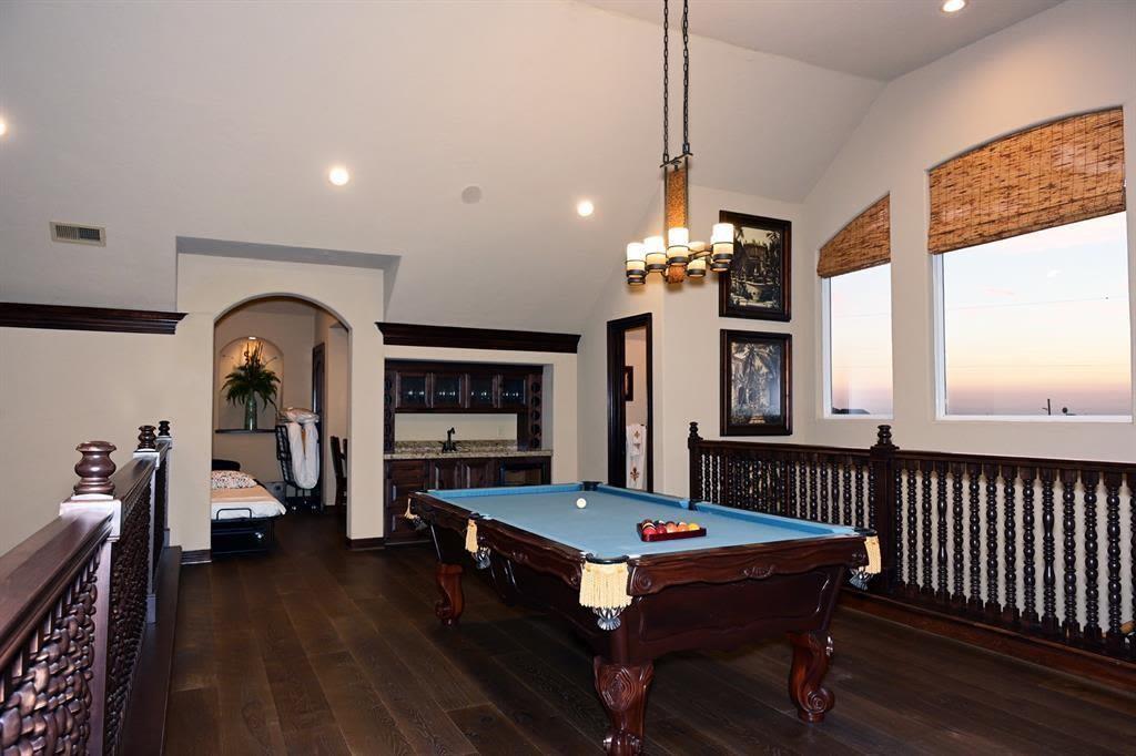 680 Villa Drive, Crystal Beach, Texas image 14