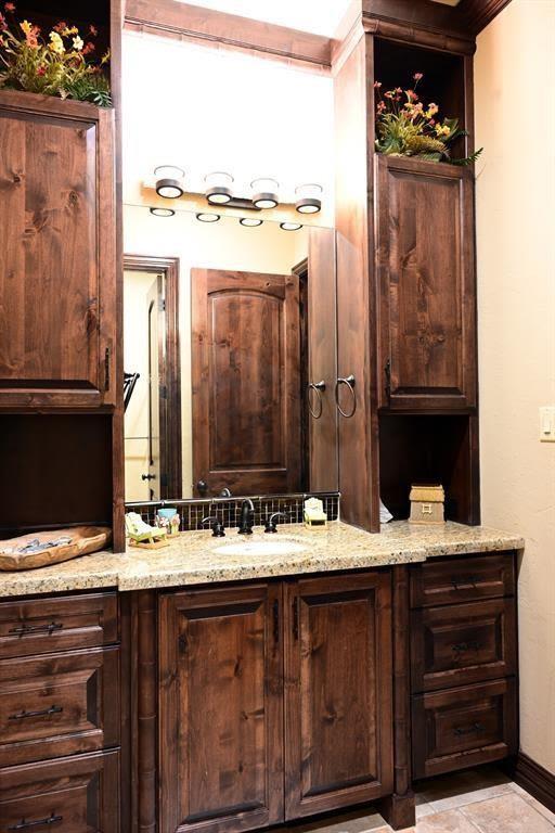 680 Villa Drive, Crystal Beach, Texas image 23
