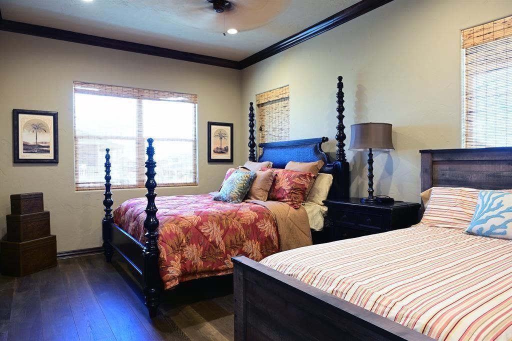 680 Villa Drive, Crystal Beach, Texas image 12