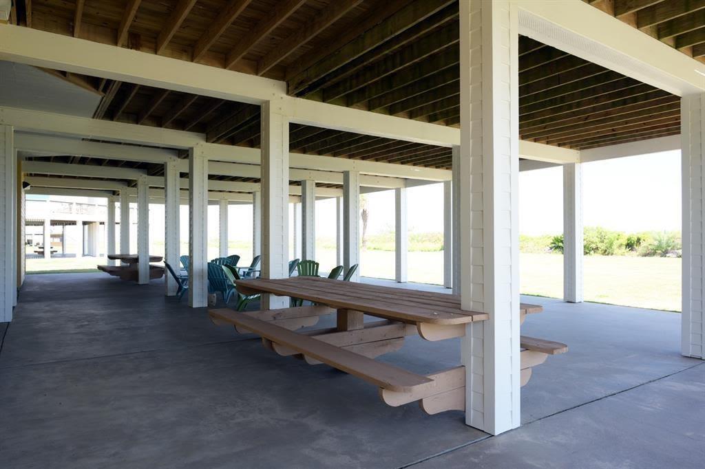 680 Villa Drive, Crystal Beach, Texas image 26