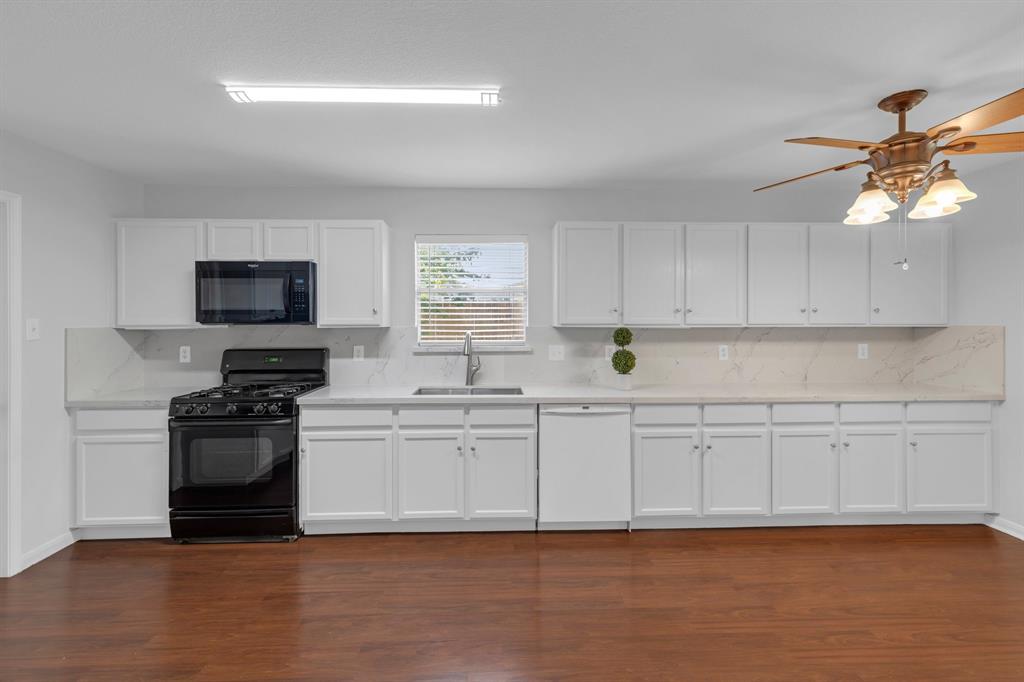 7918 Swan Lane, Baytown, Texas image 13