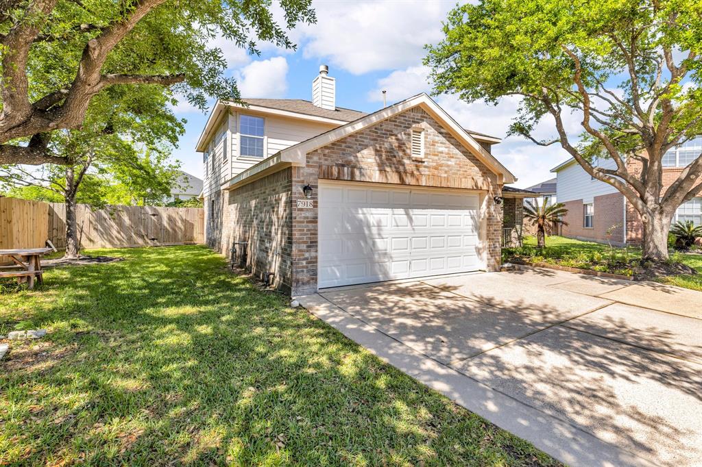 7918 Swan Lane, Baytown, Texas image 2