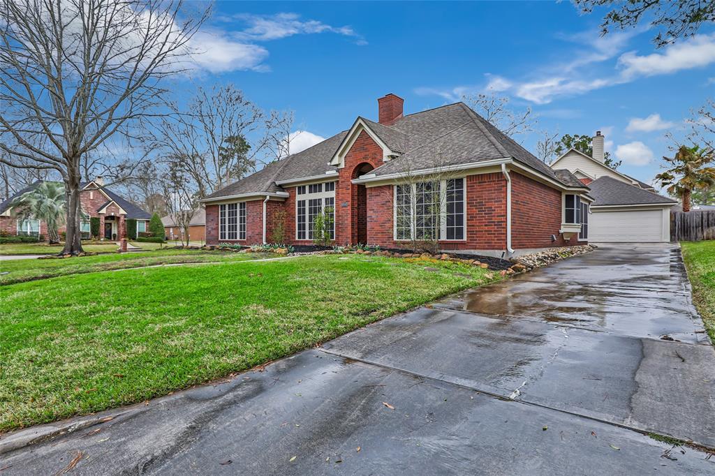 4203 Meadow Forest Lane, Kingwood, Texas image 1