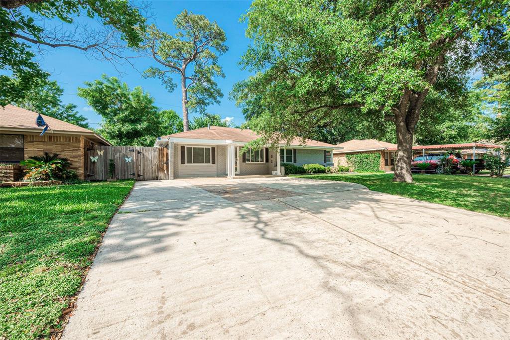 942 W 30th Street